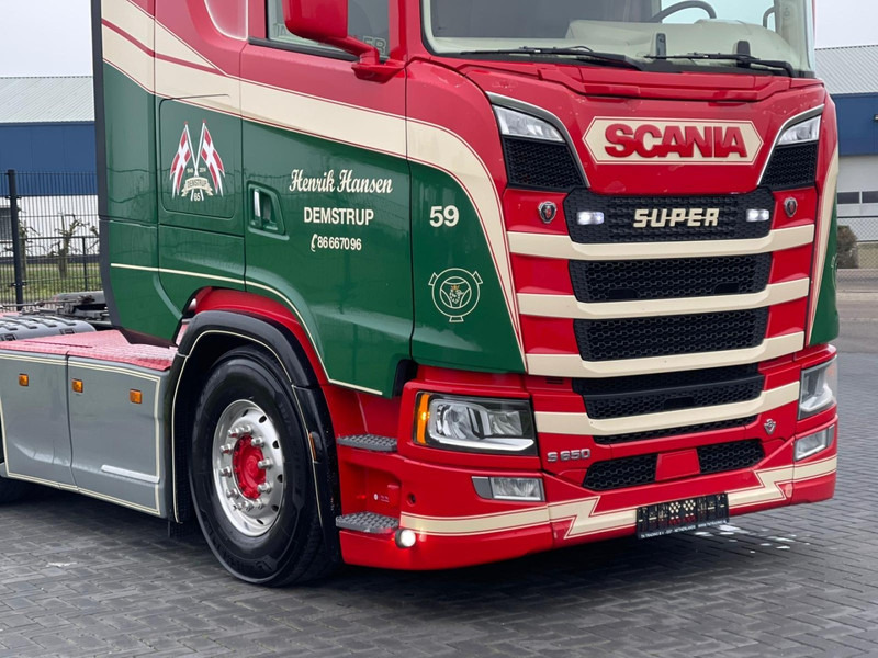 Scania S650 V8 NGS SHOW TRUCK, FULL AIR, RETARDER, PTO/HYDRAULIC! - Tractor unit: picture 4 Scania S650 V8 NGS SHOW TRUCK, FULL AIR, RETARDER, PTO/HYDRAULIC! - Tractor unit: picture 4