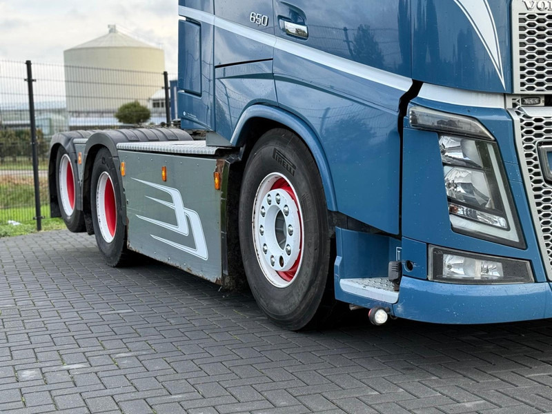 Volvo FH16.650 VOLLUCHT, HYDRAULIEK, SHOW INTERIEUR, DYNAMIC STEERING. - Tractor unit: picture 3 Volvo FH16.650 VOLLUCHT, HYDRAULIEK, SHOW INTERIEUR, DYNAMIC STEERING. - Tractor unit: picture 3