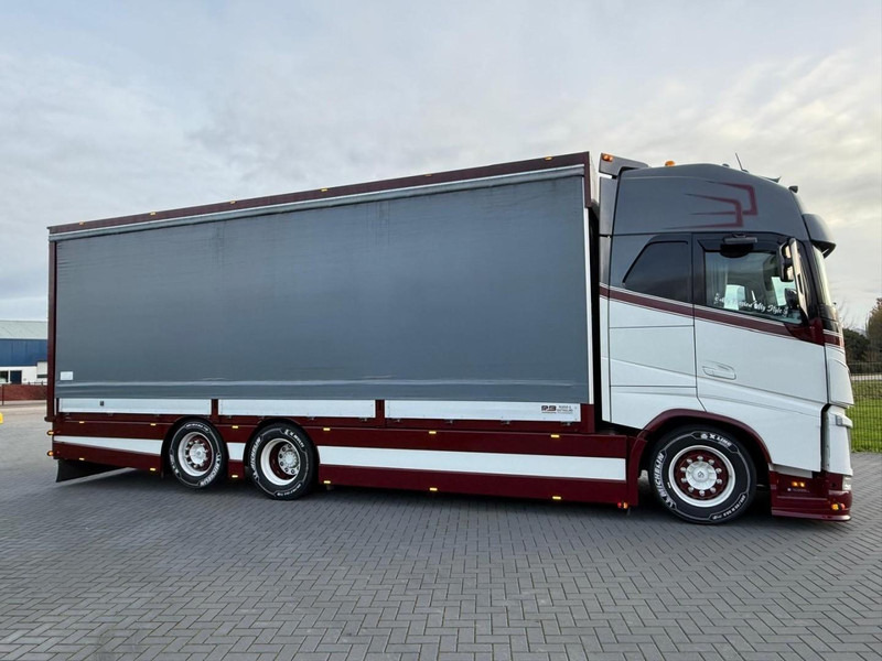 Volvo FH 13.500XL SHOW TRUCK, SPECIAL INTERIOR, TOP STAAT, VOLLUCHT, LAGE KM. - Box truck: picture 4 Volvo FH 13.500XL SHOW TRUCK, SPECIAL INTERIOR, TOP STAAT, VOLLUCHT, LAGE KM. - Box truck: picture 4