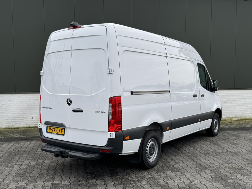 Mercedes-Benz Sprinter-317 1.9 CDI L2 9G laadruimte bekleed Leder Camera Clima M-bux media systeem DAB - Panel van: picture 2 Mercedes-Benz Sprinter-317 1.9 CDI L2 9G laadruimte bekleed Leder Camera Clima M-bux media systeem DAB - Panel van: picture 2