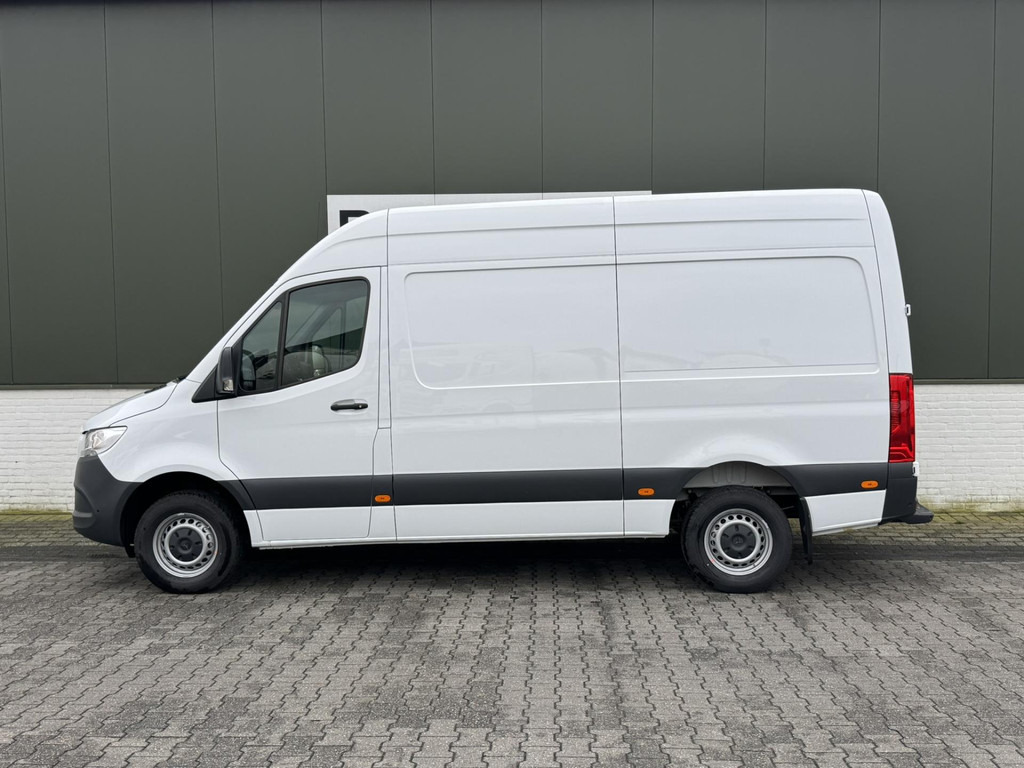 Mercedes-Benz Sprinter-317 1.9 CDI L2 9G laadruimte bekleed Leder Camera Clima M-bux media systeem DAB - Panel van: picture 4 Mercedes-Benz Sprinter-317 1.9 CDI L2 9G laadruimte bekleed Leder Camera Clima M-bux media systeem DAB - Panel van: picture 4