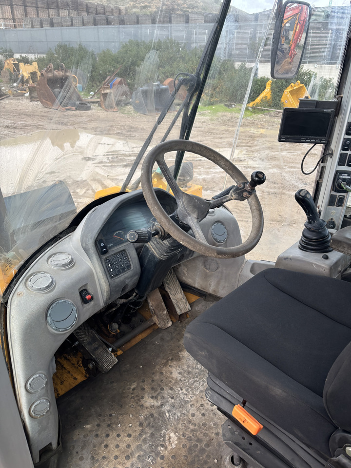 Wheel loader VOLVO L90F: picture 14 Wheel loader VOLVO L90F: picture 14