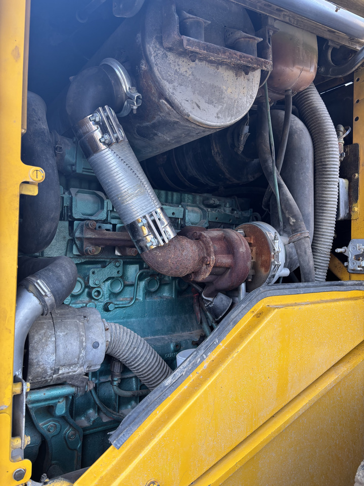 Wheel loader VOLVO L90F: picture 13 Wheel loader VOLVO L90F: picture 13