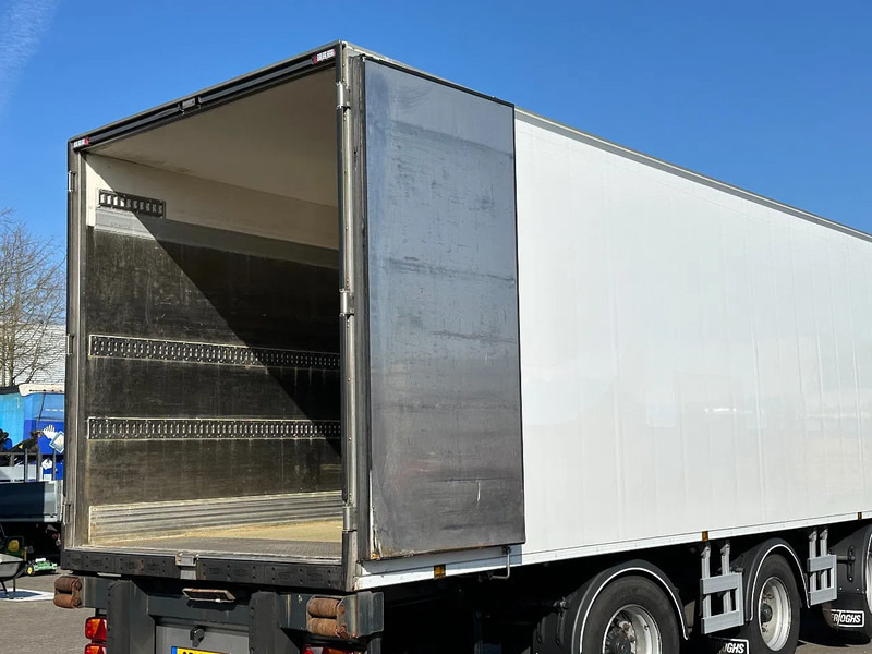 Chereau 2X Stuur-Assen / Carrier Vector 1950 / Lift-As / Apk! - Refrigerator semi-trailer: picture 5 Chereau 2X Stuur-Assen / Carrier Vector 1950 / Lift-As / Apk! - Refrigerator semi-trailer: picture 5