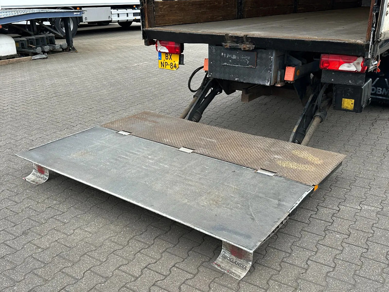 Scania R270 4x2 Schuifzeil / Laadklep / Euro 4 - Curtain side truck: picture 5 Scania R270 4x2 Schuifzeil / Laadklep / Euro 4 - Curtain side truck: picture 5