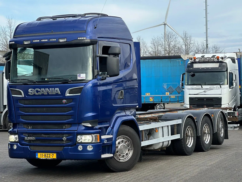 Scania R520 V8 8x4*4 Bdf / Retarder / 2 Tank / Full Air / Euro 6 - Container transporter/ Swap body truck: picture 1 Scania R520 V8 8x4*4 Bdf / Retarder / 2 Tank / Full Air / Euro 6 - Container transporter/ Swap body truck: picture 1