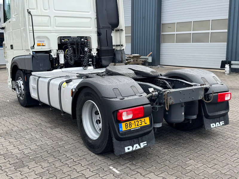 DAF XF 450 Super Space Cab Euro 6 - Tractor unit: picture 5 DAF XF 450 Super Space Cab Euro 6 - Tractor unit: picture 5