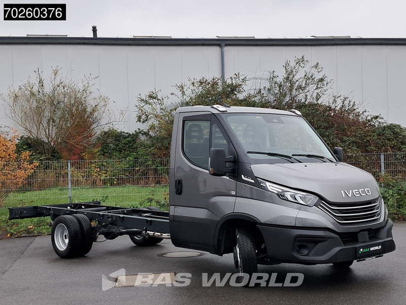Iveco Daily 35C21 Neu! 3.0L 2025-Modell Automatik 210PS Radstand 410 Fahrgestell Doppelbereifung LED ACC Klima Euro6 Chassis A/C - Commercial vehicle: picture 2 Iveco Daily 35C21 Neu! 3.0L 2025-Modell Automatik 210PS Radstand 410 Fahrgestell Doppelbereifung LED ACC Klima Euro6 Chassis A/C - Commercial vehicle: picture 2