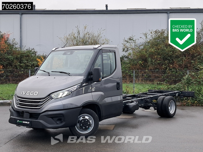 Iveco Daily 35C21 Neu! 3.0L 2025-Modell Automatik 210PS Radstand 410 Fahrgestell Doppelbereifung LED ACC Klima Euro6 Chassis A/C - Commercial vehicle: picture 1 Iveco Daily 35C21 Neu! 3.0L 2025-Modell Automatik 210PS Radstand 410 Fahrgestell Doppelbereifung LED ACC Klima Euro6 Chassis A/C - Commercial vehicle: picture 1