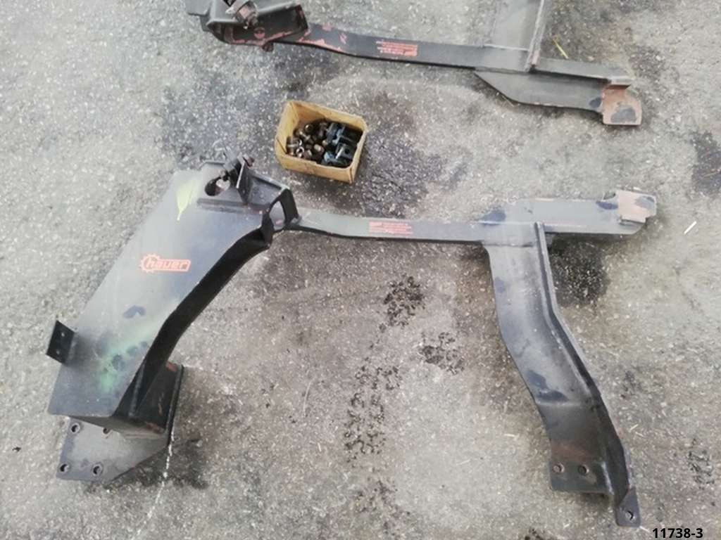 Hauer Oberrahmen N zu MF 4225,4235,4245,4255 (11738) - Attachment for Farm tractor: picture 4 Hauer Oberrahmen N zu MF 4225,4235,4245,4255 (11738) - Attachment for Farm tractor: picture 4