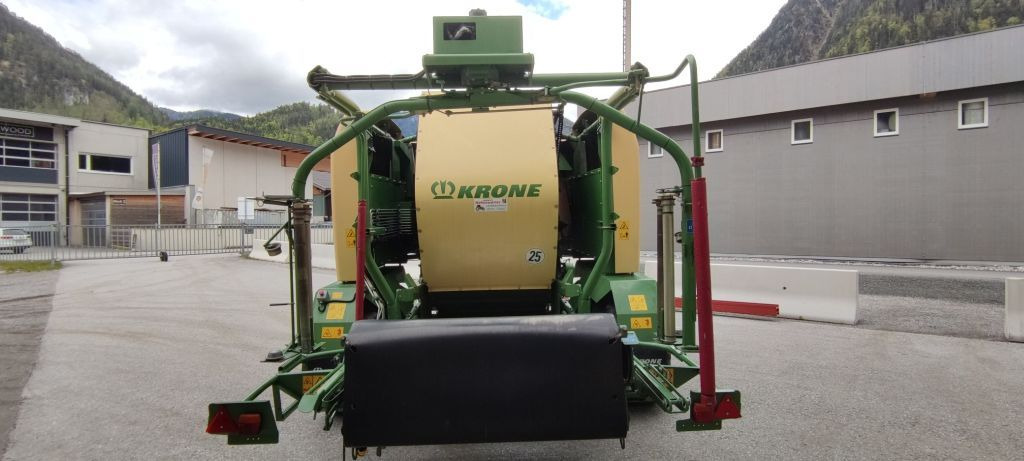 Krone Comprima CV 150 XC (15845) - Round baler: picture 5 Krone Comprima CV 150 XC (15845) - Round baler: picture 5