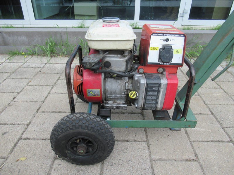 Honda Aggregaat 750 Generator 750W / 220V - Generator set: picture 2 Honda Aggregaat 750 Generator 750W / 220V - Generator set: picture 2