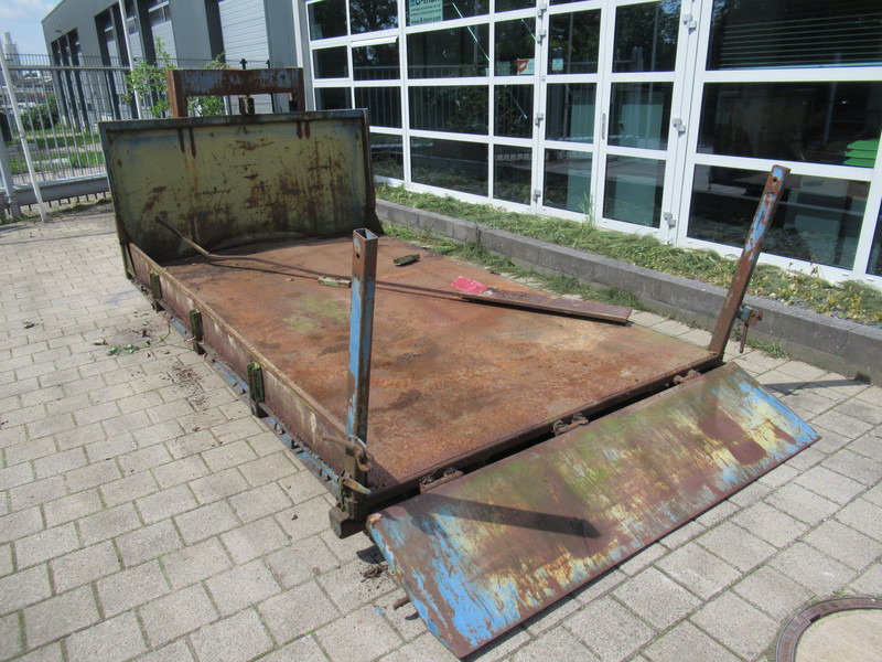 Leebur Haakarm Oprij-plateau 3,5 x 2 m. - Flatbed body: picture 3 Leebur Haakarm Oprij-plateau 3,5 x 2 m. - Flatbed body: picture 3
