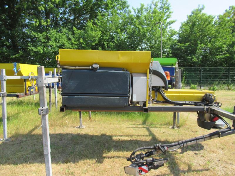 NIDO STRATOS B11-24 PAXN 1,1 m3 + 500L Zoutstrooier Salzstreuer - Sand/ Salt spreader: picture 4 NIDO STRATOS B11-24 PAXN 1,1 m3 + 500L Zoutstrooier Salzstreuer - Sand/ Salt spreader: picture 4