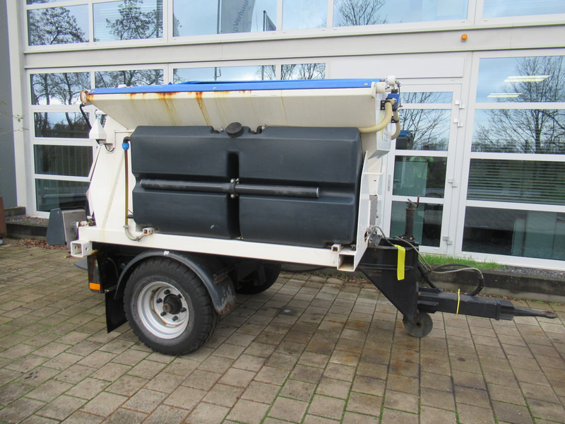 NIDO Stratos B17-18 AWALN 1,7m3 + 880 L Salzstreuer Saltspreader Zoutstrooier - Sand/ Salt spreader: picture 2 NIDO Stratos B17-18 AWALN 1,7m3 + 880 L Salzstreuer Saltspreader Zoutstrooier - Sand/ Salt spreader: picture 2