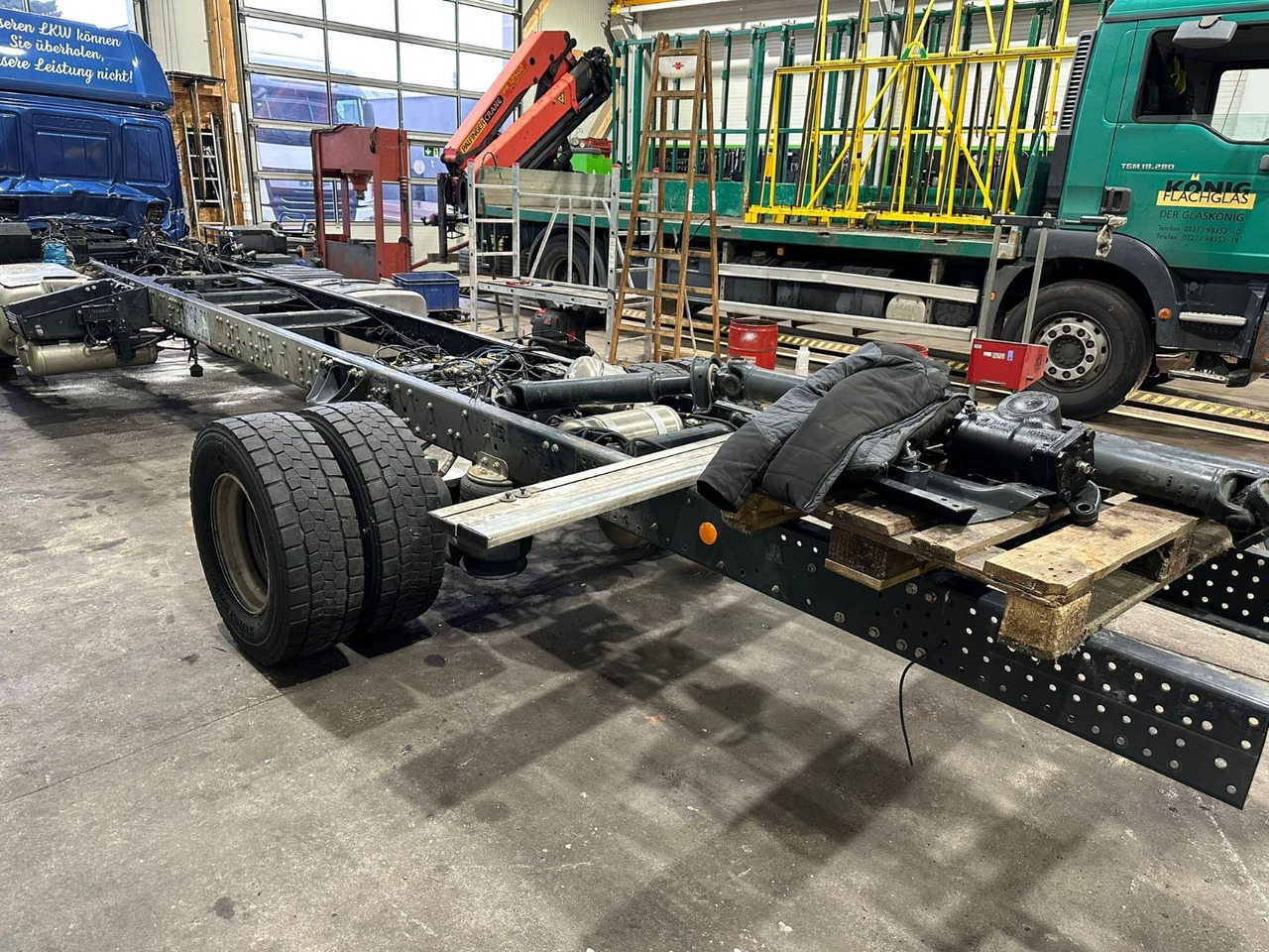 Iveco 110EL25 Unfallchassis ohne Motor/Getriebe - Cab chassis truck: picture 1 Iveco 110EL25 Unfallchassis ohne Motor/Getriebe - Cab chassis truck: picture 1