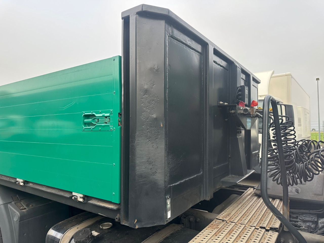 M & V Pritsche/ Plattform/ Langmaterial 12.8m - Dropside/ Flatbed semi-trailer: picture 2 M & V Pritsche/ Plattform/ Langmaterial 12.8m - Dropside/ Flatbed semi-trailer: picture 2