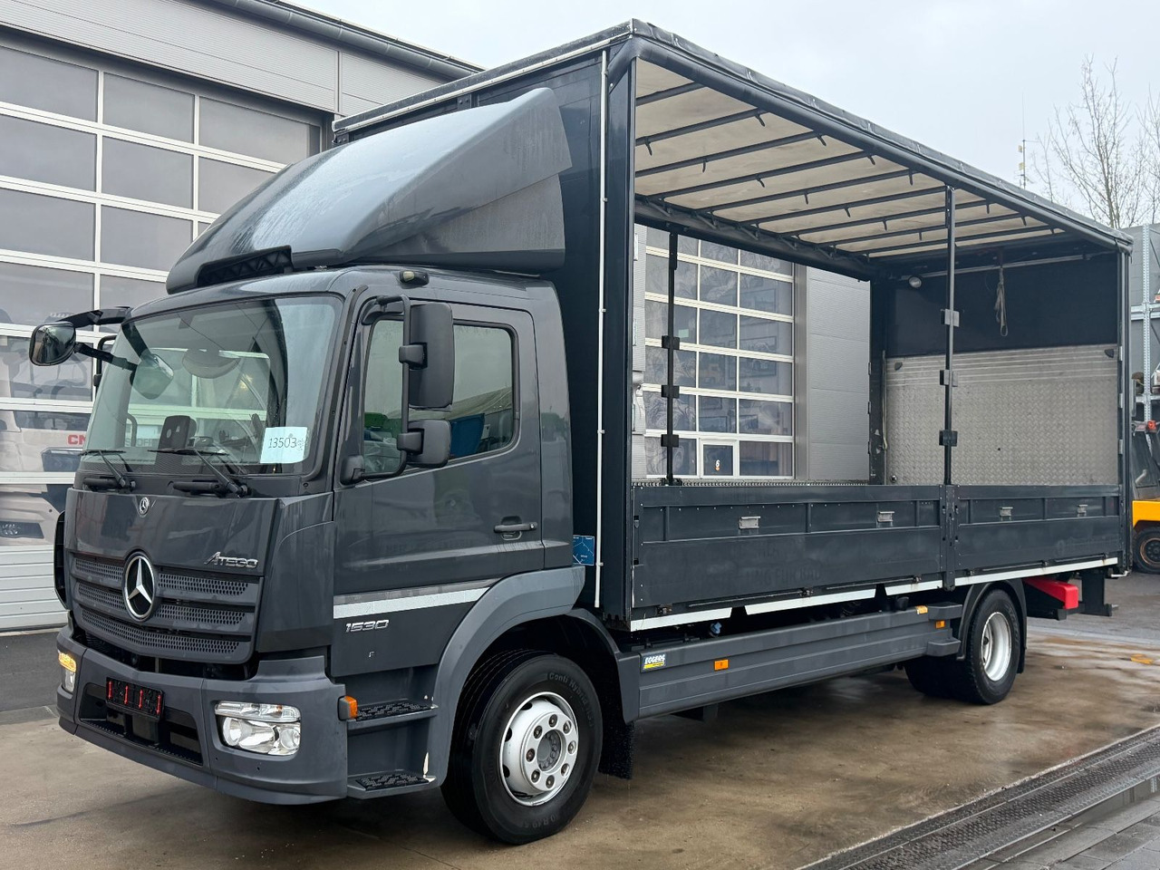 Mercedes-Benz Atego 1530 Pritsche/Plane, Palfinger Lbw, Edscha - Curtain side truck: picture 1 Mercedes-Benz Atego 1530 Pritsche/Plane, Palfinger Lbw, Edscha - Curtain side truck: picture 1