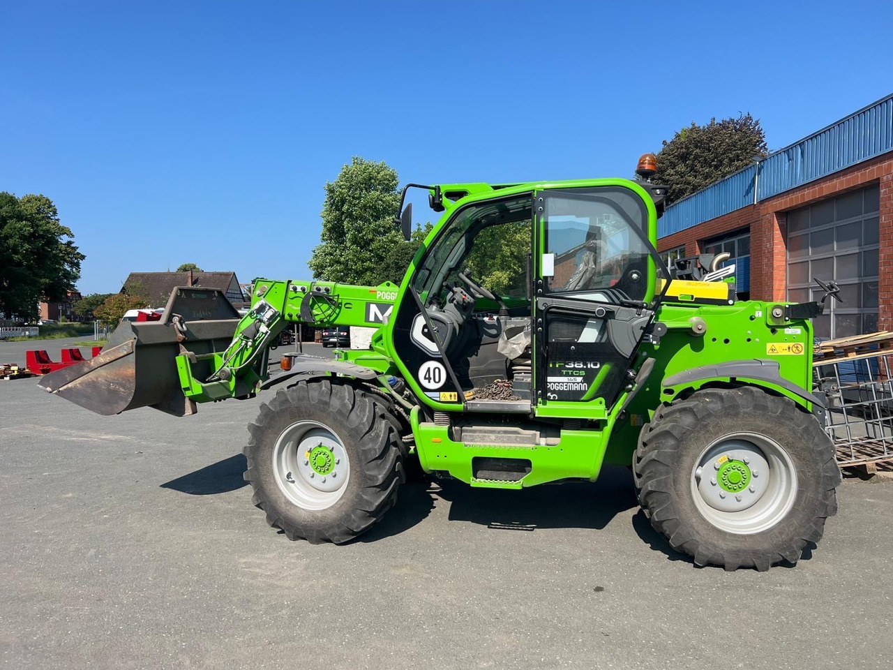 Merlo 38.10 TTCS 145 Turbo Farmer/ 170h/3800kg - Telescopic handler: picture 3 Merlo 38.10 TTCS 145 Turbo Farmer/ 170h/3800kg - Telescopic handler: picture 3