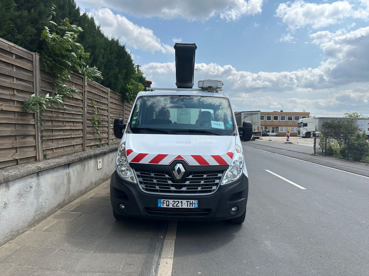 Renault Master III Steiger/11,2m/3,5t/Klubb K26/AHK - Truck mounted aerial platform: picture 2 Renault Master III Steiger/11,2m/3,5t/Klubb K26/AHK - Truck mounted aerial platform: picture 2