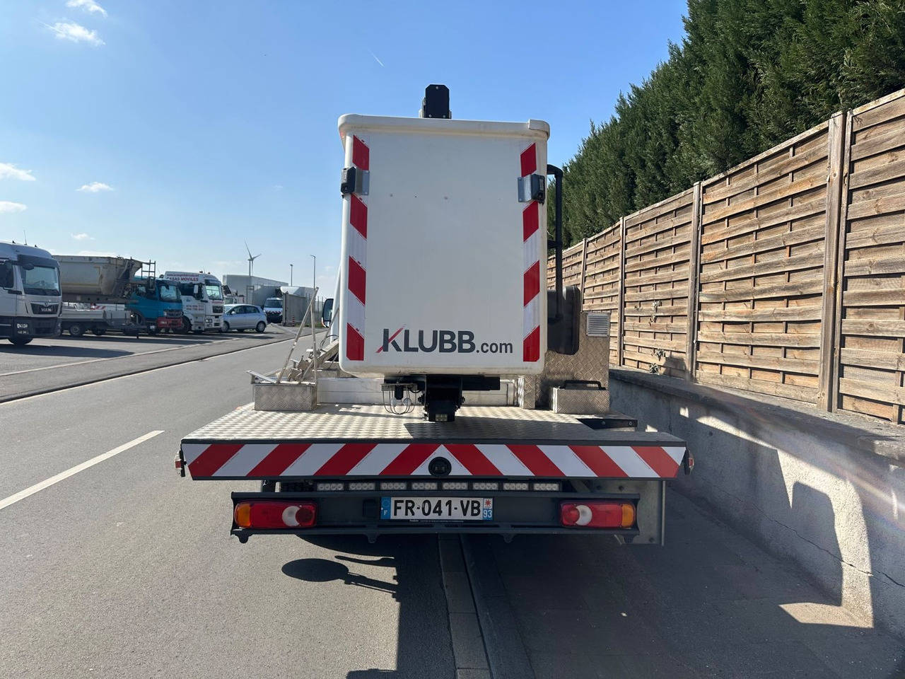 Renault Master III*Steiger 12m*orig.km*Topzustand* Renault Master III*Steiger 12m*orig.km*Topzustand* - Truck mounted aerial platform, Commercial vehicle: picture 5 Renault Master III*Steiger 12m*orig.km*Topzustand* Renault Master III*Steiger 12m*orig.km*Topzustand* - Truck mounted aerial platform, Commercial vehicle: picture 5