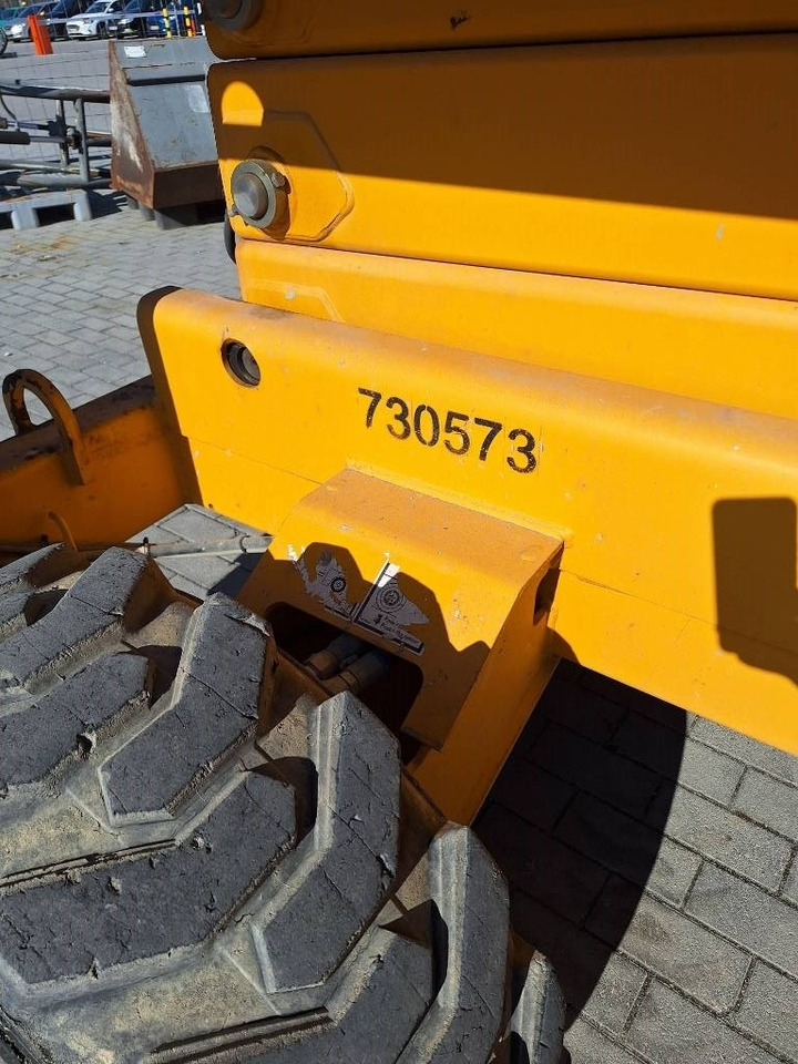 Haulotte H 12 SXL - Scissor lift: picture 2 Haulotte H 12 SXL - Scissor lift: picture 2