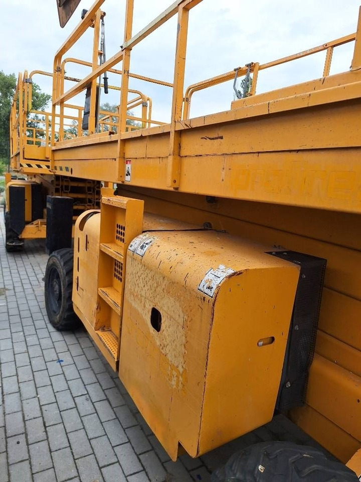 Haulotte H 15 SXL - Scissor lift: picture 5 Haulotte H 15 SXL - Scissor lift: picture 5