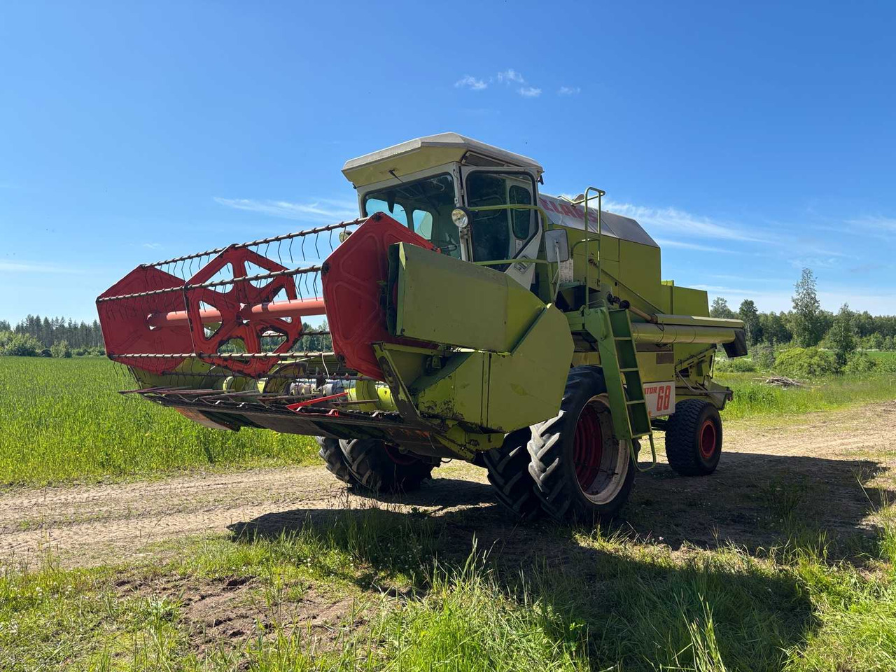 Combine harvester Claas Dominator 68 - Combine harvester: picture 1 Combine harvester Claas Dominator 68 - Combine harvester: picture 1