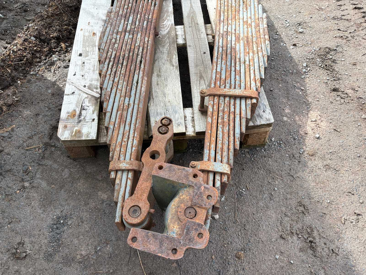 Truck leaf springs 2pcs Sisu Model E - Suspension for Truck: picture 5 Truck leaf springs 2pcs Sisu Model E - Suspension for Truck: picture 5