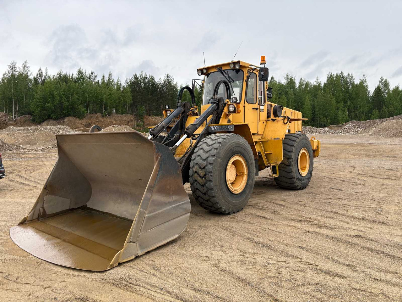 Wheel loader Volvo BM L120 - Wheel loader: picture 1 Wheel loader Volvo BM L120 - Wheel loader: picture 1