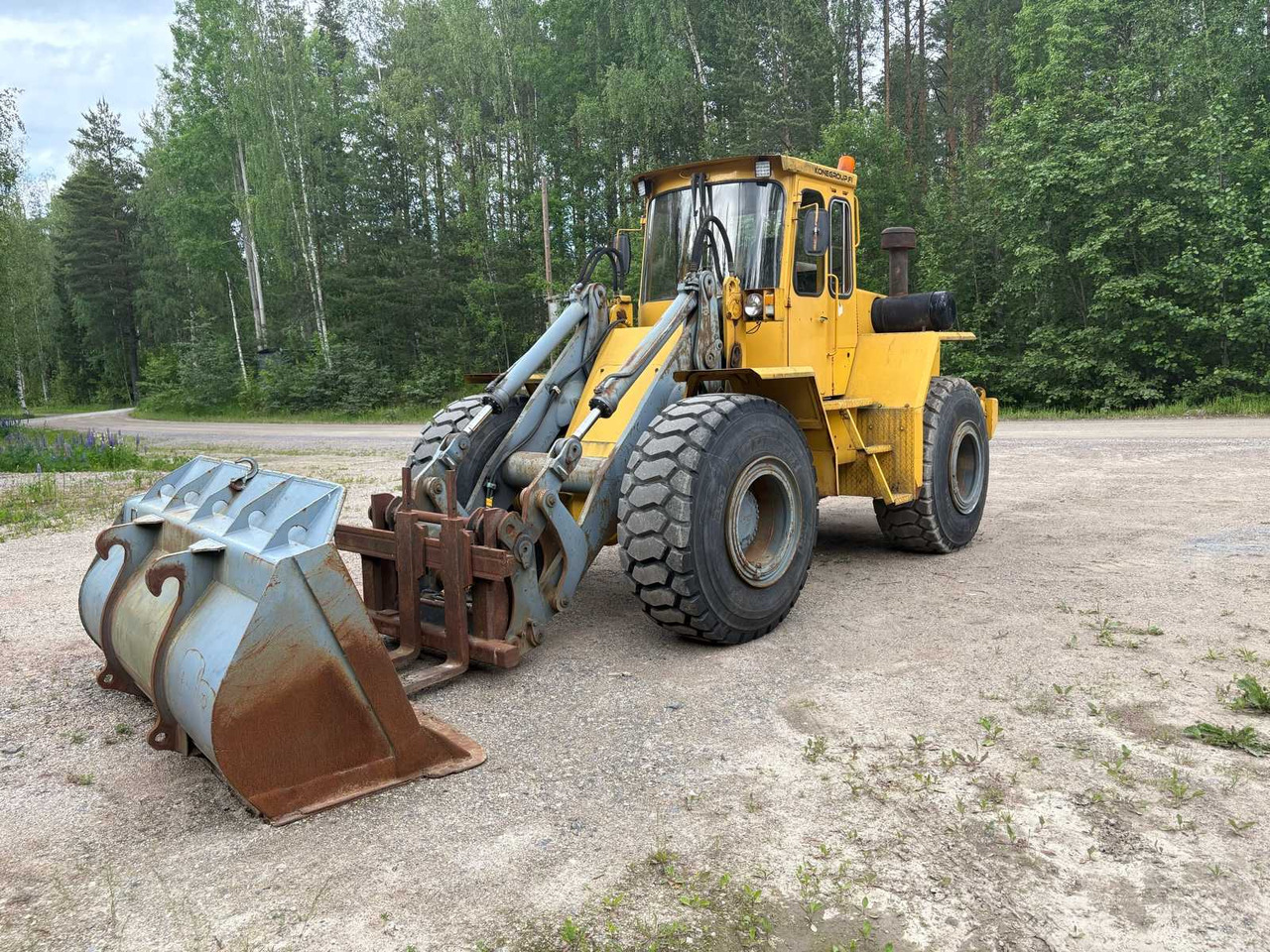 Wheel loader Volvo BM L90 5.5 - Wheel loader: picture 1 Wheel loader Volvo BM L90 5.5 - Wheel loader: picture 1