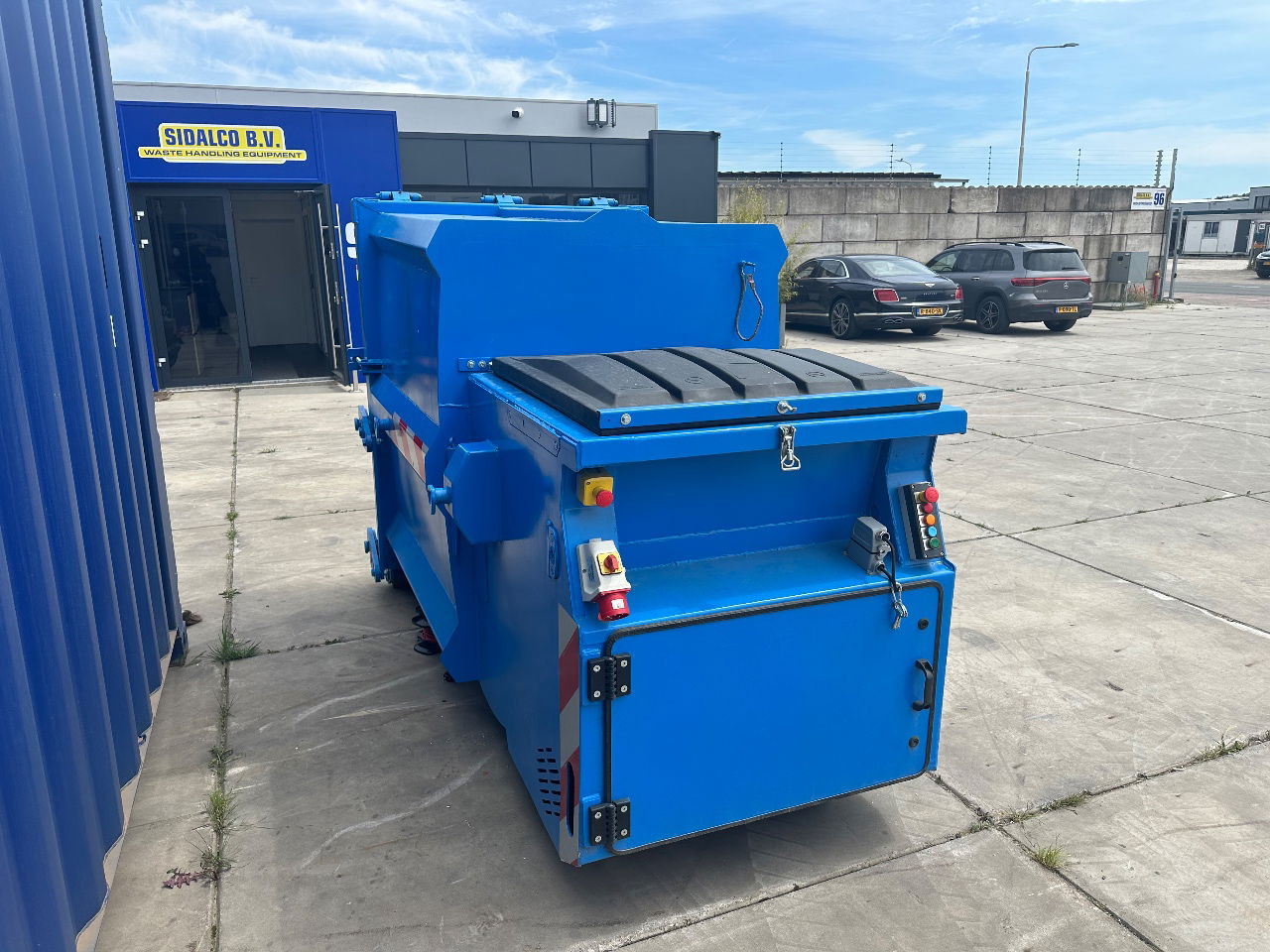 Sidalco Mini pers nat afval 2.5 m3 - Garbage truck body: picture 2 Sidalco Mini pers nat afval 2.5 m3 - Garbage truck body: picture 2