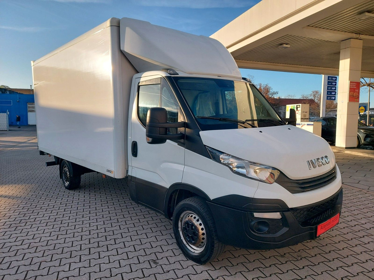 Iveco Daily 35s16 KOFFER LBW KLIMA - Closed box van: picture 2 Iveco Daily 35s16 KOFFER LBW KLIMA - Closed box van: picture 2