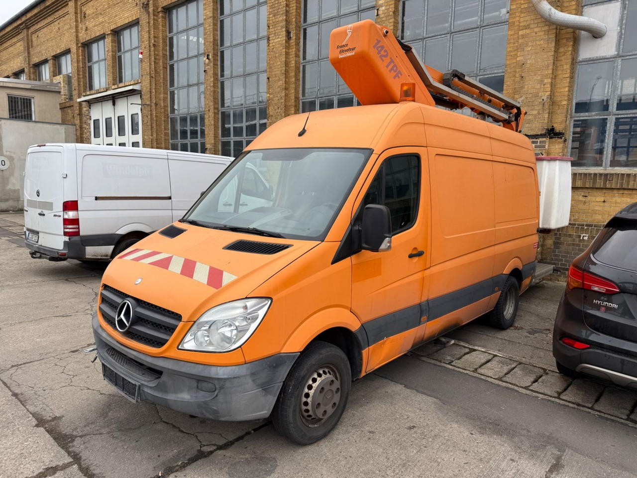 Mercedes-Benz Sprinter II Kasten 516 HUBSTEIGER 142 TPF - Truck mounted aerial platform: picture 4 Mercedes-Benz Sprinter II Kasten 516 HUBSTEIGER 142 TPF - Truck mounted aerial platform: picture 4