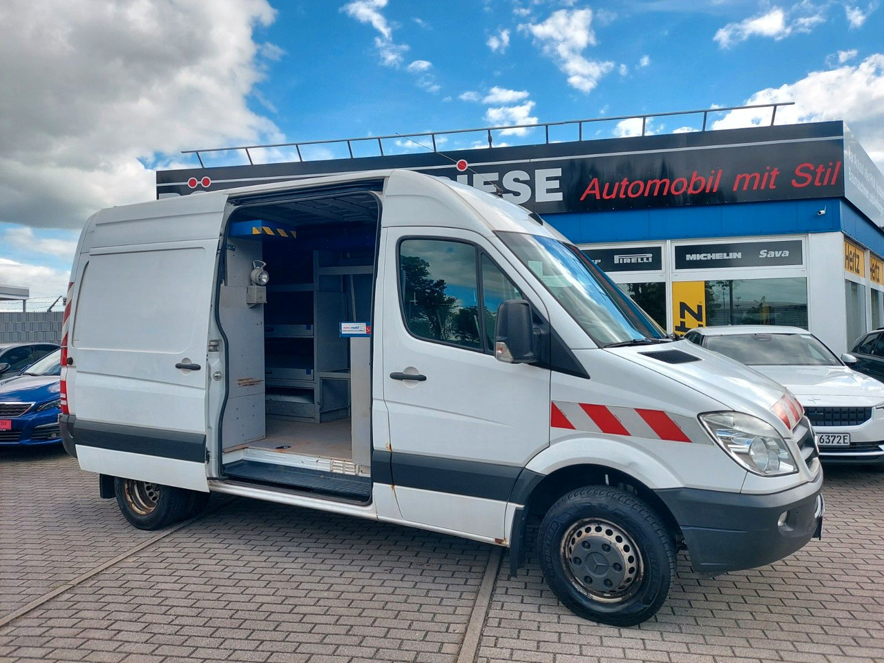Mercedes-Benz Sprinter II Kasten 519 CDI H2L2 V6 AUTOM KLIMAA. - Passenger van: picture 1 Mercedes-Benz Sprinter II Kasten 519 CDI H2L2 V6 AUTOM KLIMAA. - Passenger van: picture 1