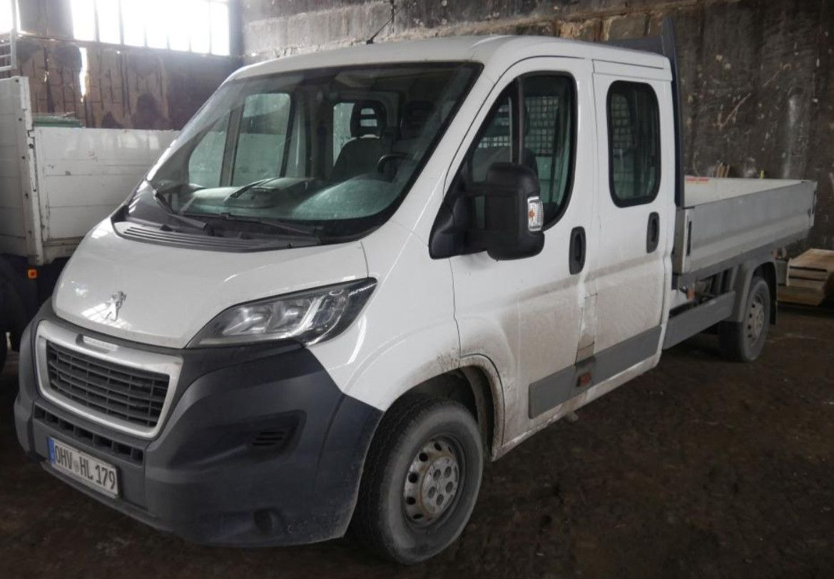 Peugeot Boxer Pritsche Doka. 335 L3 BlueHDi 130 Klima - Open body delivery van, Combi van: picture 1 Peugeot Boxer Pritsche Doka. 335 L3 BlueHDi 130 Klima - Open body delivery van, Combi van: picture 1