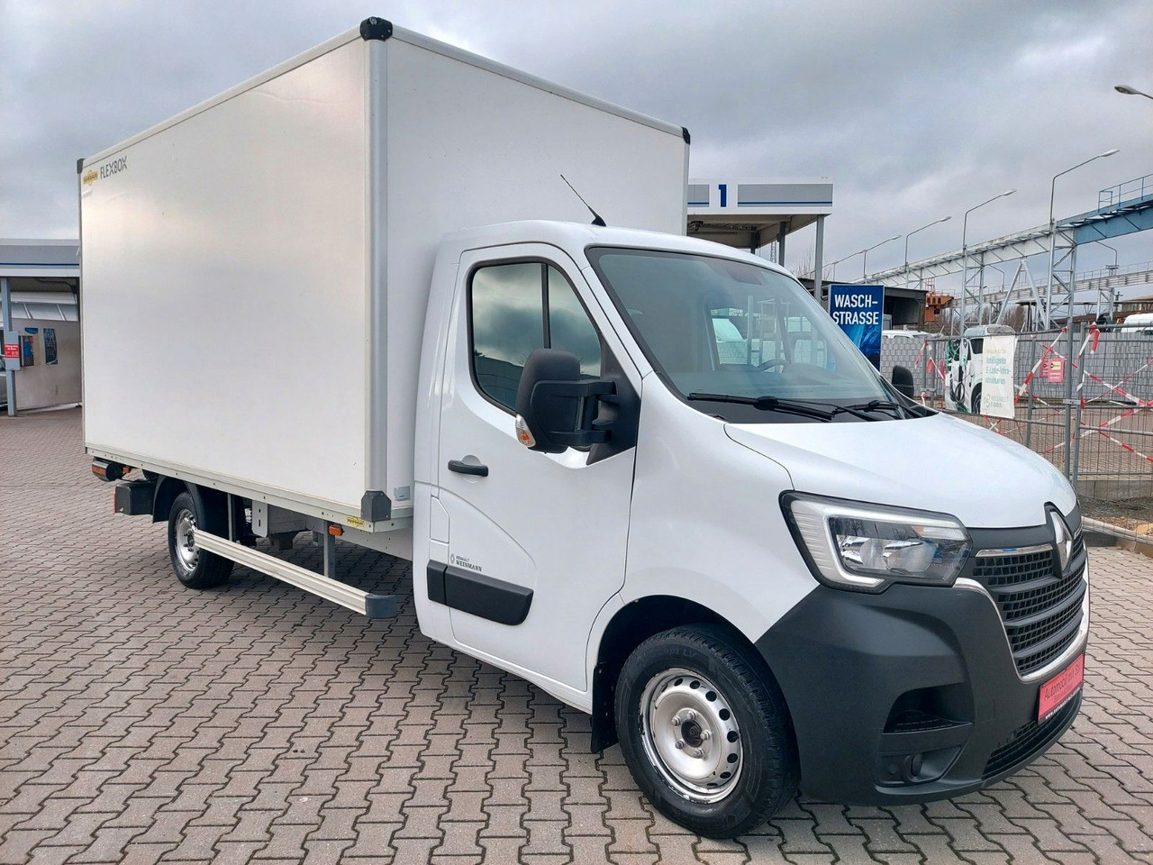 Renault Master III Koffer L3H1 3,5t Ladebordwand Klima Renault Master III Koffer L3H1 3,5t Ladebordwand Klima - Closed box van: picture 1 Renault Master III Koffer L3H1 3,5t Ladebordwand Klima Renault Master III Koffer L3H1 3,5t Ladebordwand Klima - Closed box van: picture 1