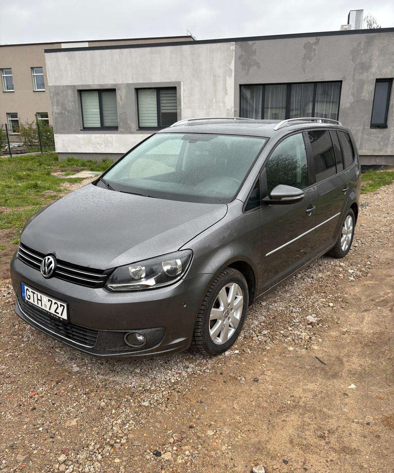 Volkswagen Touran - Car: picture 1 Volkswagen Touran - Car: picture 1