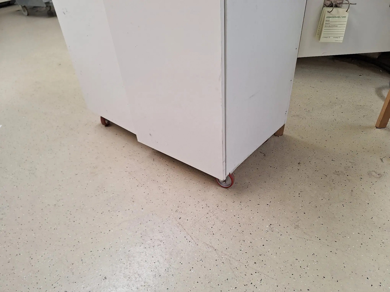 1 Stk. Arbeitsplatz - Garage equipment: picture 2 1 Stk. Arbeitsplatz - Garage equipment: picture 2