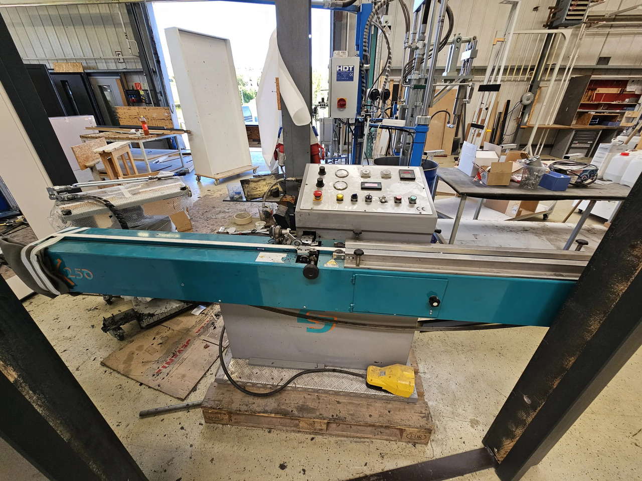 1 Stk. Butyl Extruder - Machine tool: picture 1 1 Stk. Butyl Extruder - Machine tool: picture 1