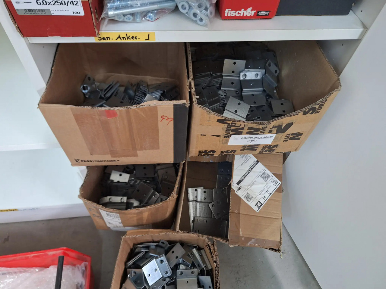 1 Stk. Regalinhalt - Garage equipment: picture 2 1 Stk. Regalinhalt - Garage equipment: picture 2