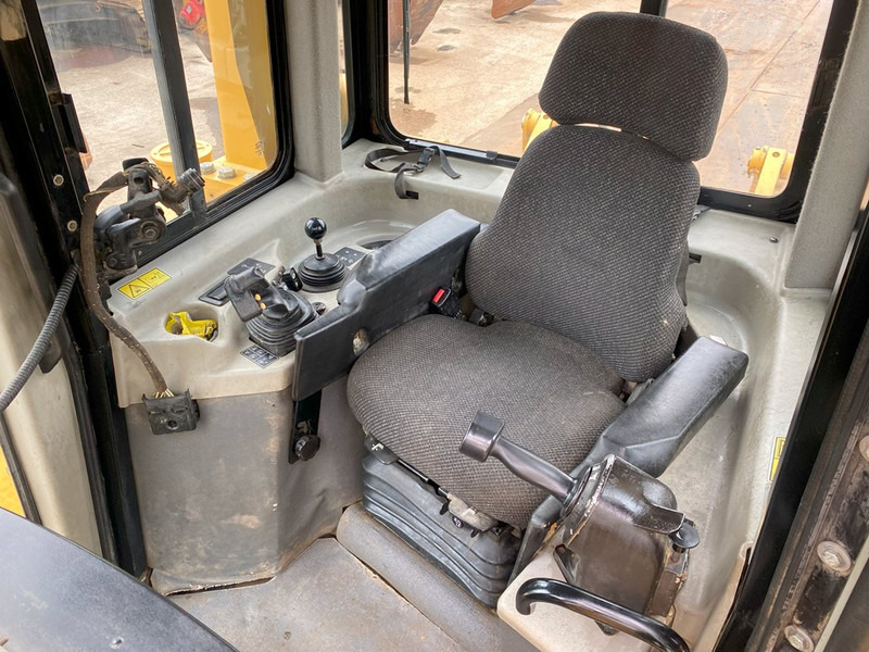 Caterpillar D6T XL NVT - Bulldozer: picture 4 Caterpillar D6T XL NVT - Bulldozer: picture 4