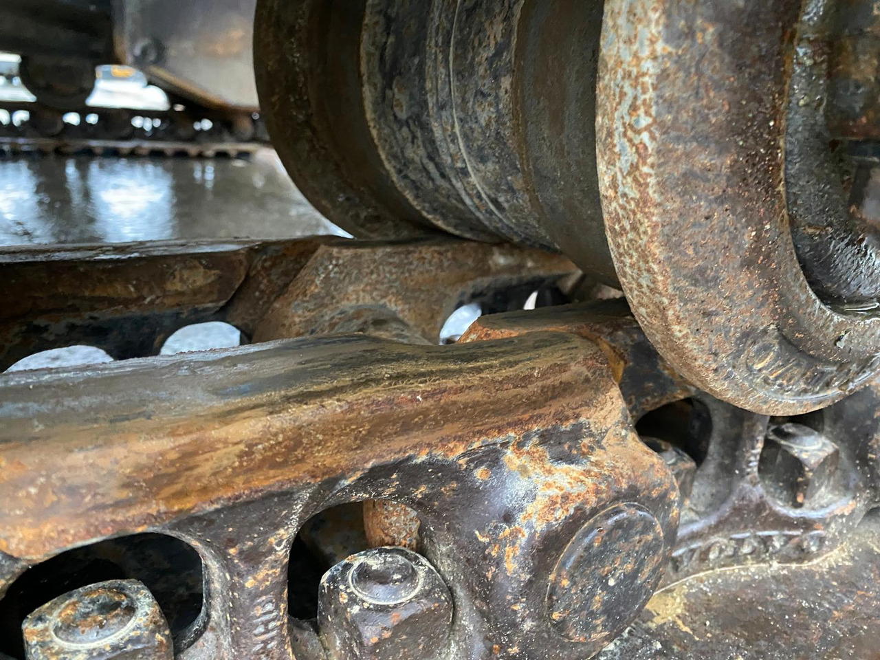 Crawler excavator Volvo EC300: picture 29