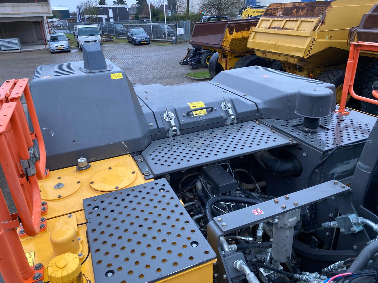 Crawler excavator Volvo EC300: picture 48