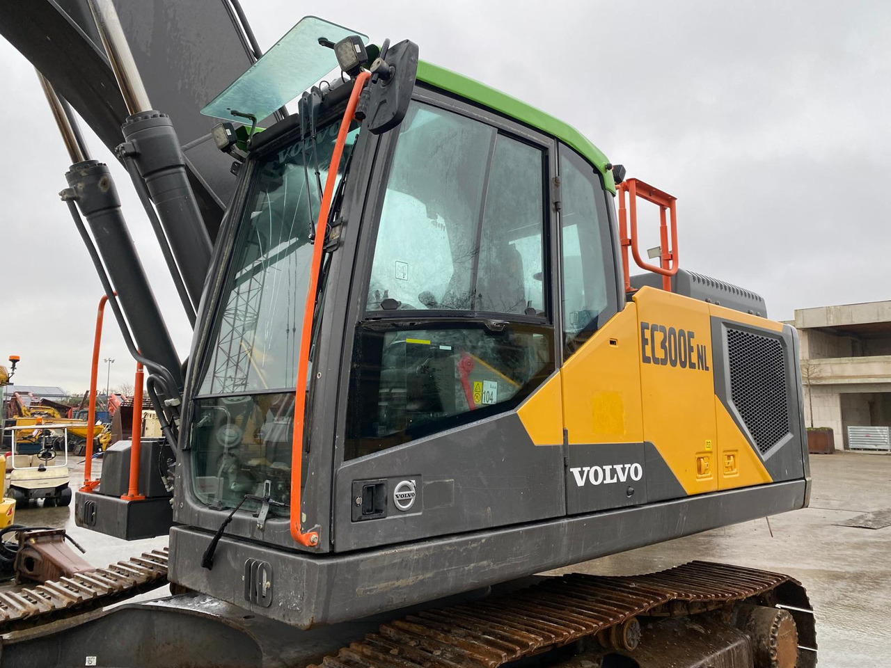 Crawler excavator Volvo EC300: picture 44