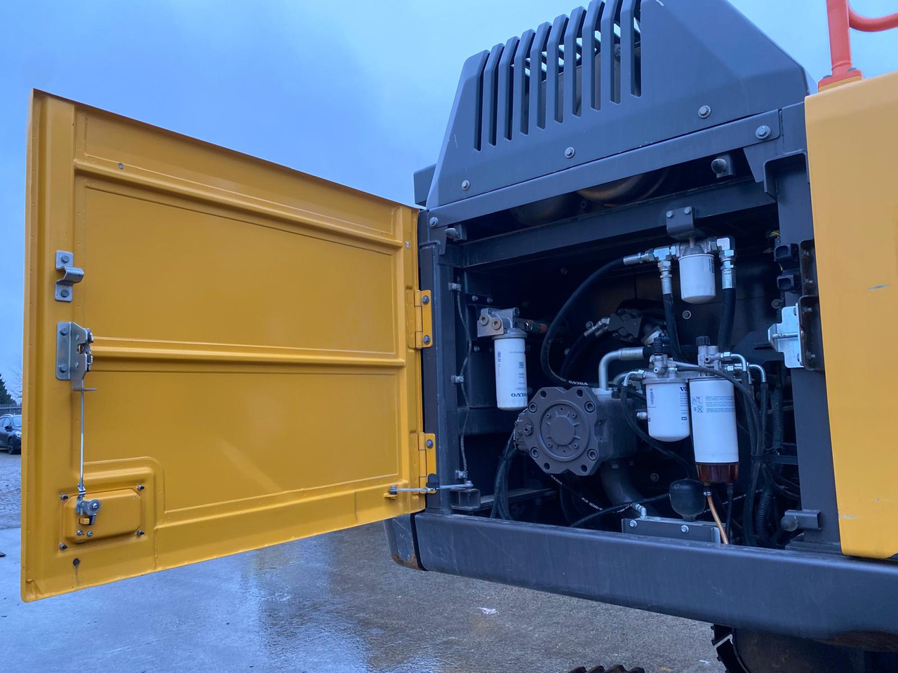 Crawler excavator Volvo EC300: picture 19