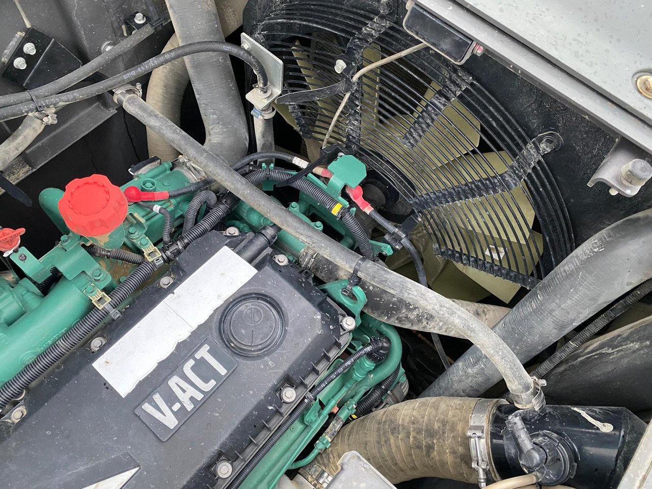 Crawler excavator Volvo EC300: picture 50