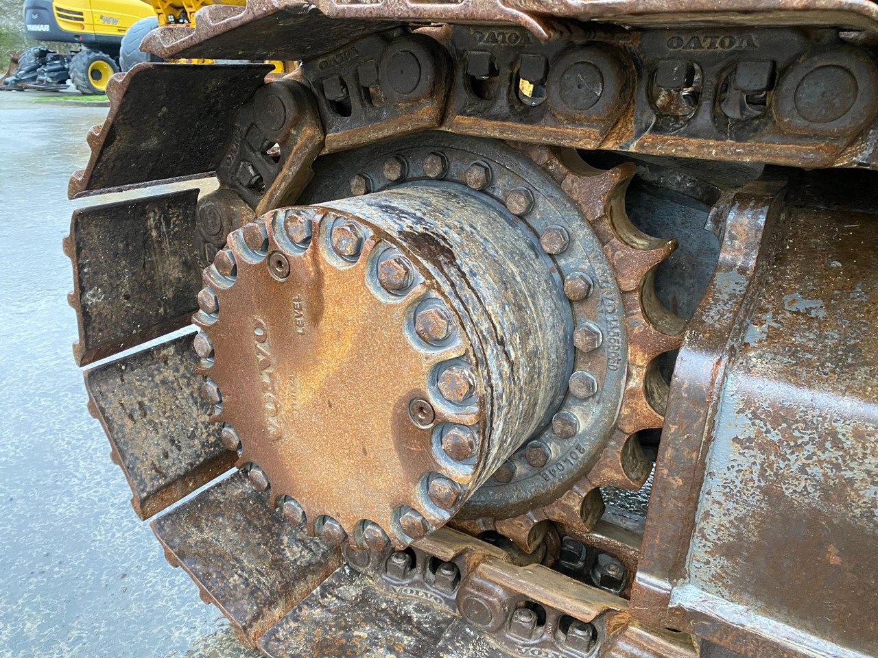 Crawler excavator Volvo EC300: picture 32