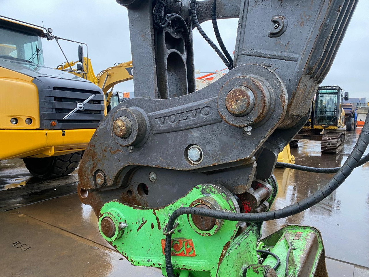 Crawler excavator Volvo EC300: picture 37