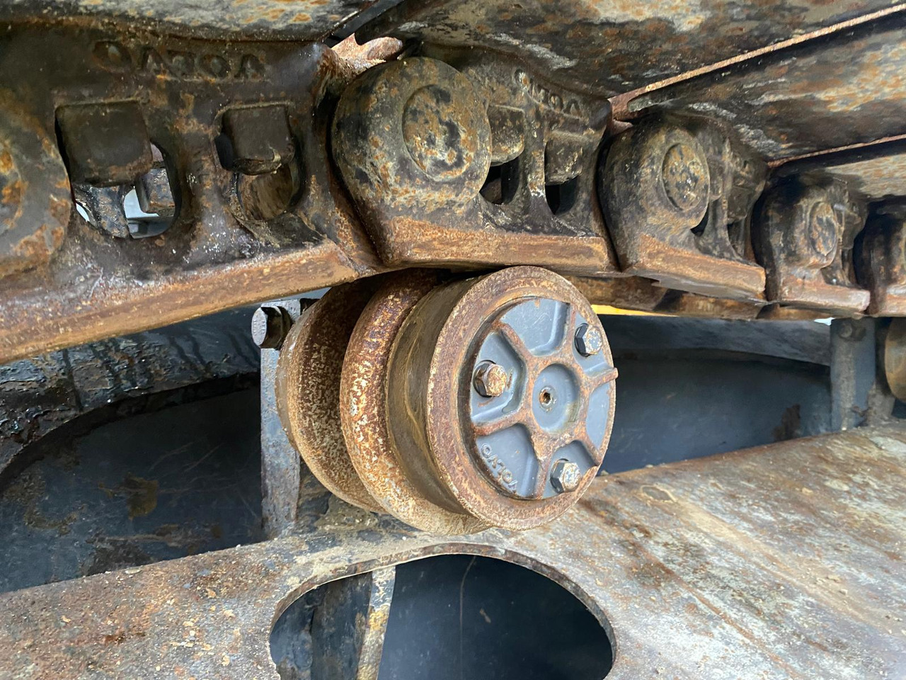 Crawler excavator Volvo EC300: picture 27